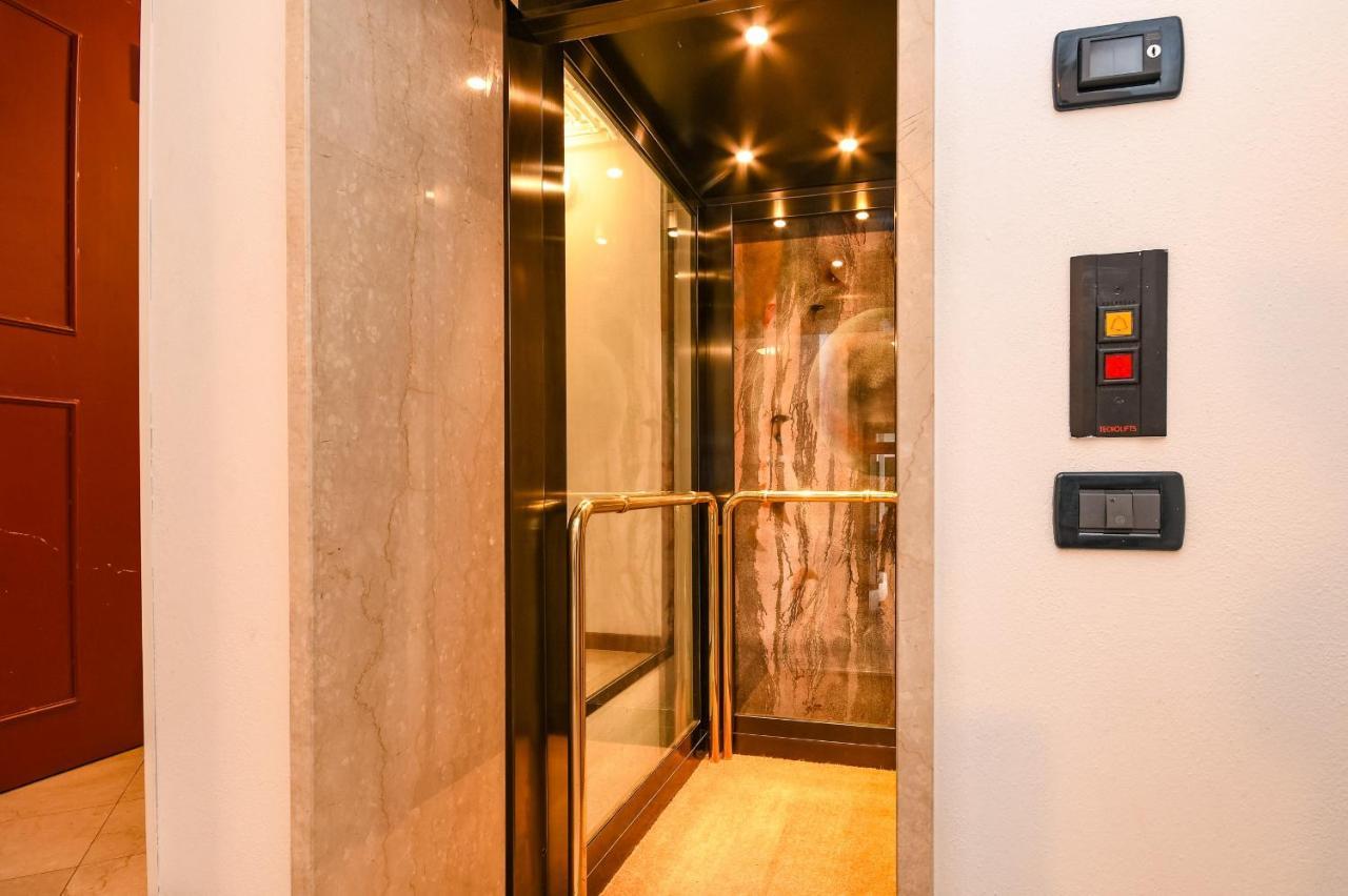 Desenzanoloft Yellow Apartment เดเซนซาโนเดลการ์ดา ภายนอก รูปภาพ